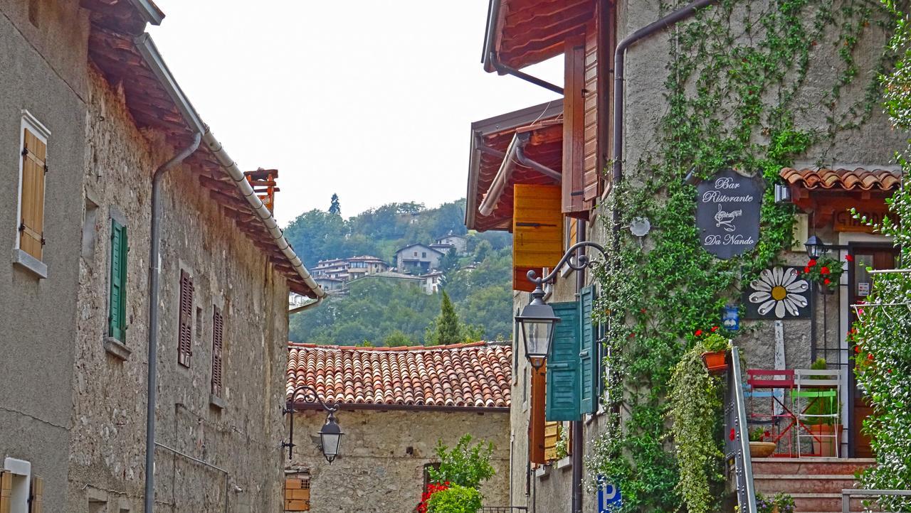 Apartmán Rustico Colonna House By Gardadomusmea Vesio Exteriér fotografie