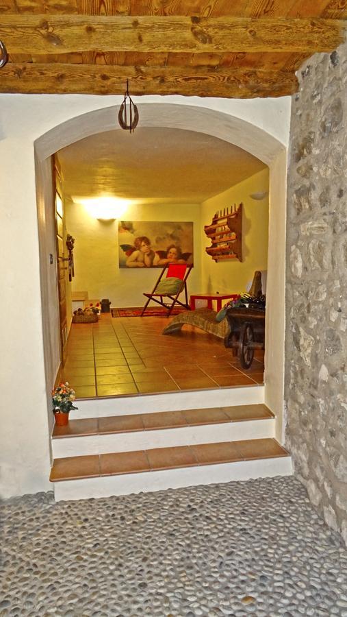 Apartmán Rustico Colonna House By Gardadomusmea Vesio Exteriér fotografie