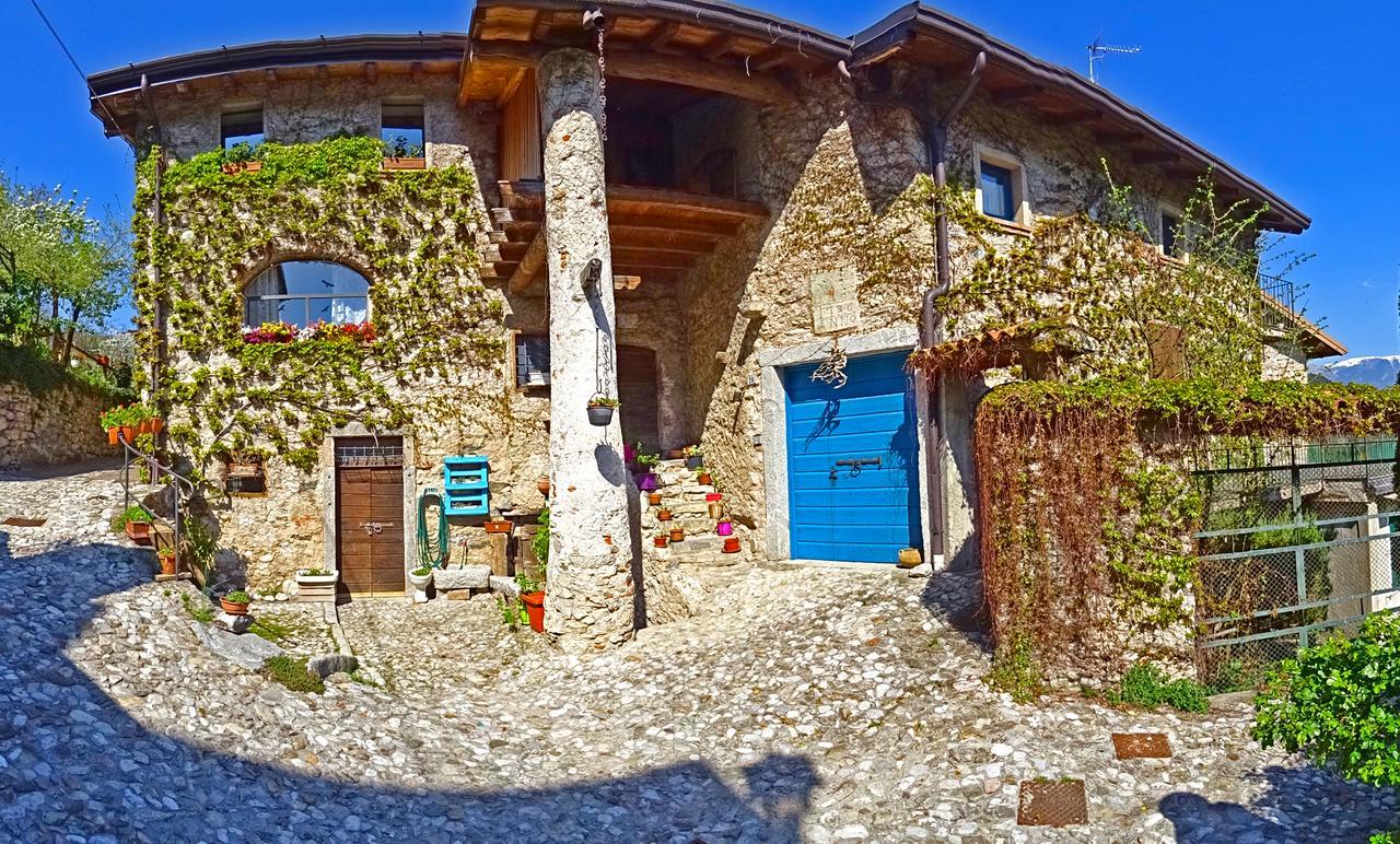 Apartmán Rustico Colonna House By Gardadomusmea Vesio Exteriér fotografie