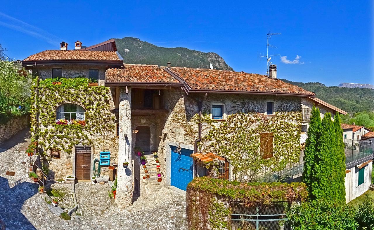 Apartmán Rustico Colonna House By Gardadomusmea Vesio Exteriér fotografie